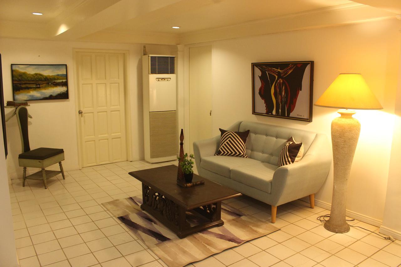 The White Bed And Breakfast Bacolod Dış mekan fotoğraf