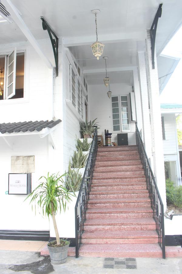 The White Bed And Breakfast Bacolod Dış mekan fotoğraf