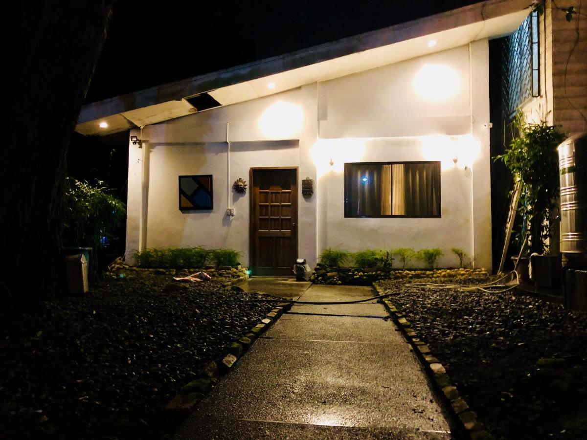The White Bed And Breakfast Bacolod Dış mekan fotoğraf